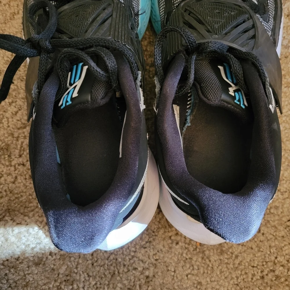 Nike Kyrie Basketball Shoes Size 6.5